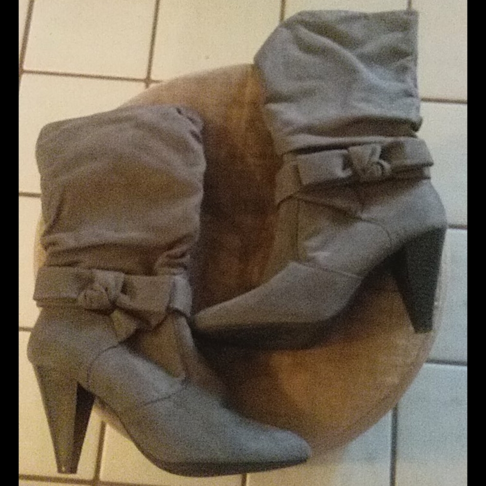 Grey boots